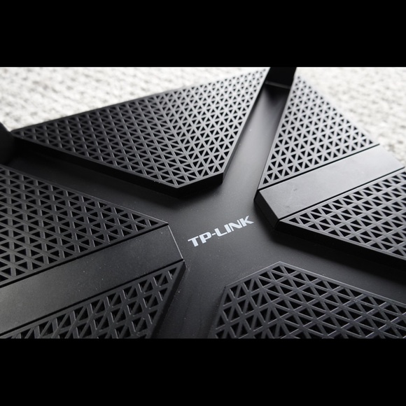 TP-Link Archer C3200 WIFI Router - Picture 3 of 8